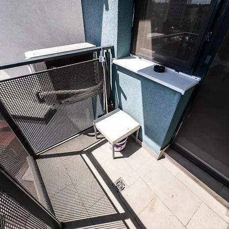 Modern & - Tineretului Park Bükreş