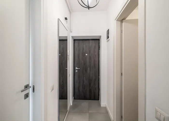 Modern & - Tineretului Park Бухарест